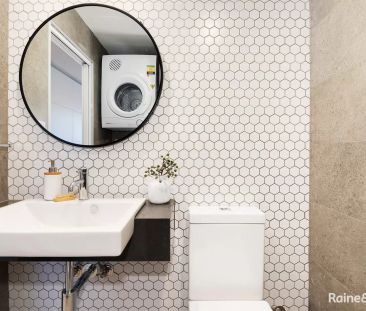 Studio with 1 bathroom - Photo 1