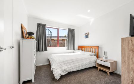 19 Phar Lap Grove, Trentham - Photo 3