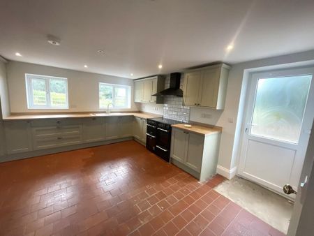 4 bedroom detached house to rent - Photo 4