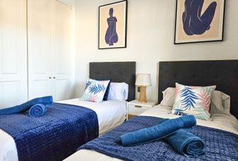 Elegant 3-bedroom apartment for LONG-TERM RENT in the Residencia La Ola, Puerto Banús