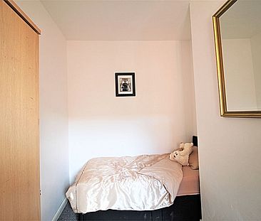 6 Bedroom Shared House, 2 Rooms Available, £300.00pp, fully furnished, Rumney Road West, Liverpool, L4 1RR. - Photo 4