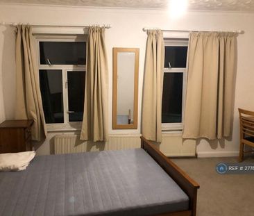 1 bedroom in a house share to rent - Photo 3