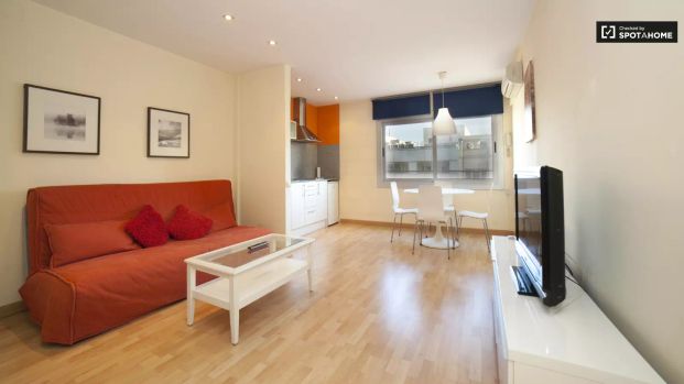 1-bedroom apartment for rent in La Dreta de l'Eixample, Barcelona, bills included - Photo 1