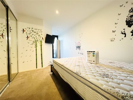 501/18 Waterview Walk - Photo 3