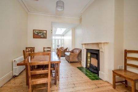 96 Stranmillis Road, Belfast, BT9 5AF - Photo 2
