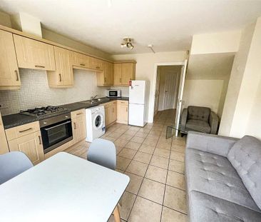 4 bedroom terraced house to rent - Photo 2