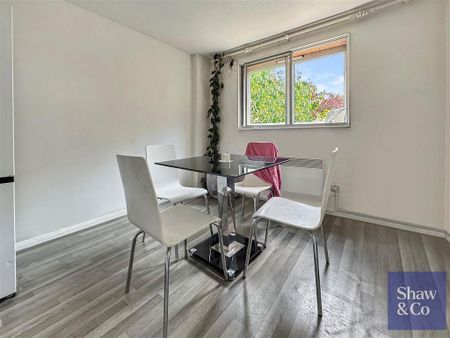 3 bedroom flat to rent - Photo 2