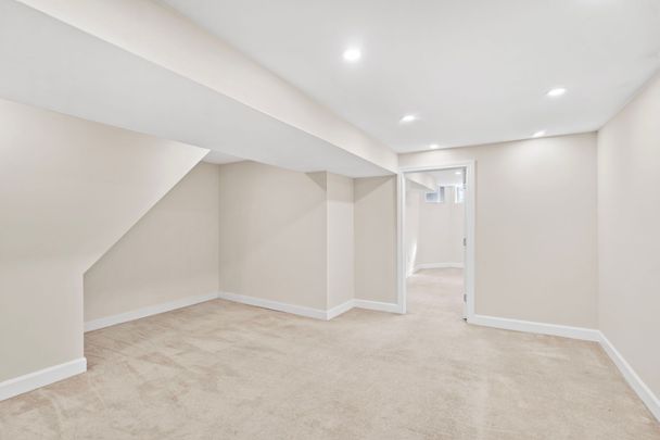 For Lease - 2064 Glenada Crescent Unit# BSMNT, Oakville, Ontario - Photo 1