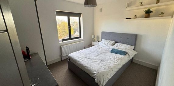 House share to rent - Photo 2