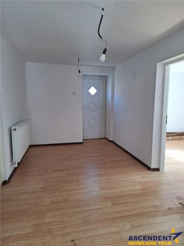 Resedinta spatiu profesional de inchiriat, Ghimbav – Ce... - Fotografie 3