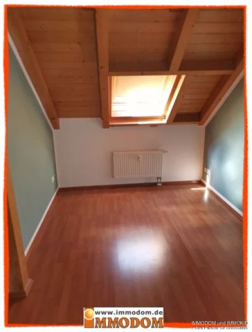 4,5-Zimmer-Wohnung in Zwickau mit Sichtholz und BALKON zu vermieten! - Photo 3