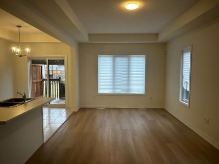 For Lease - 40 Whelan Court, Thorold, Ontario - Photo 4