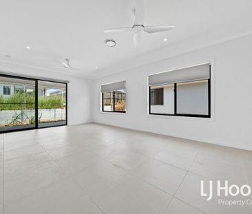 Brand New - Ducted Air Conditioning - 4 Bedrooms + Study - Photo 5