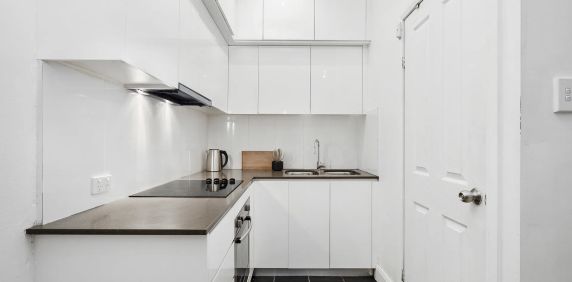 Charming Art Deco Apartment in Historic Beresford House, Manly - Photo 2