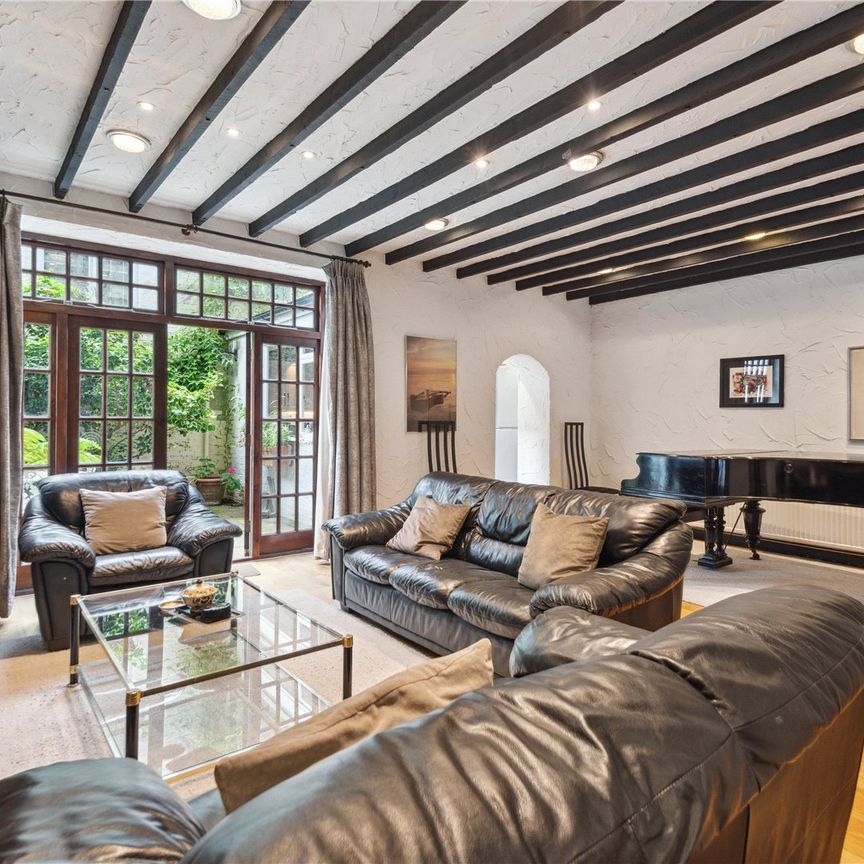 Queen's Gate Gardens, SW7, London - Photo 1