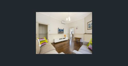 ELEGANT FREESTANDING COTTAGE - Photo 5