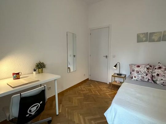 Calle del Doctor Esquerdo, Madrid, Community of Madrid 28028 - Foto 1