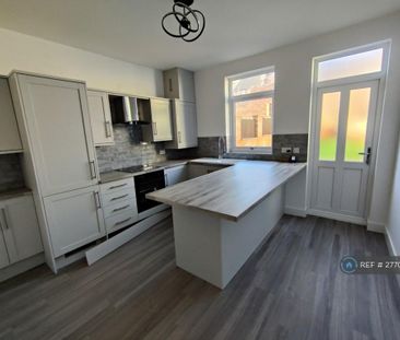 3 bedroom terraced house to rent - Photo 2