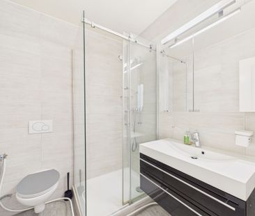 Meublé, moderne et lumineux 5 pièces avec jardin à Châtelaine - Photo 1