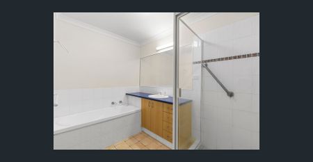 Charming 2-Bedroom Home in Southport - Photo 5