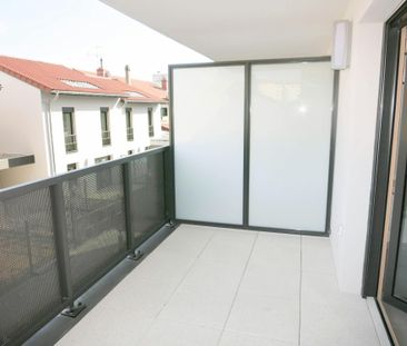 Villeurbanne : Récent T2 avec agréable balcon et garage - Photo 3