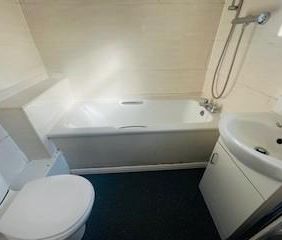 2 bedroom end of terrace house to rent - Photo 6