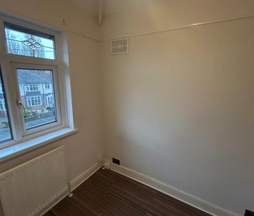 4 bedroom semi-detached house to rent - Photo 3