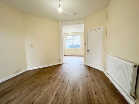 North Clive Street, Cardiff, Grangetown - Photo 2