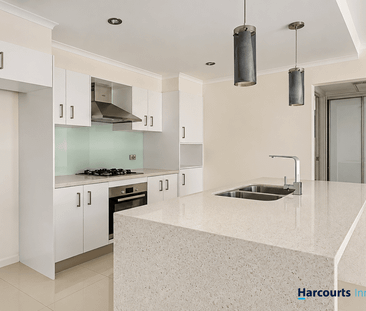 Stylish, Modern Living in the Heart of Hawthorne! - Photo 3
