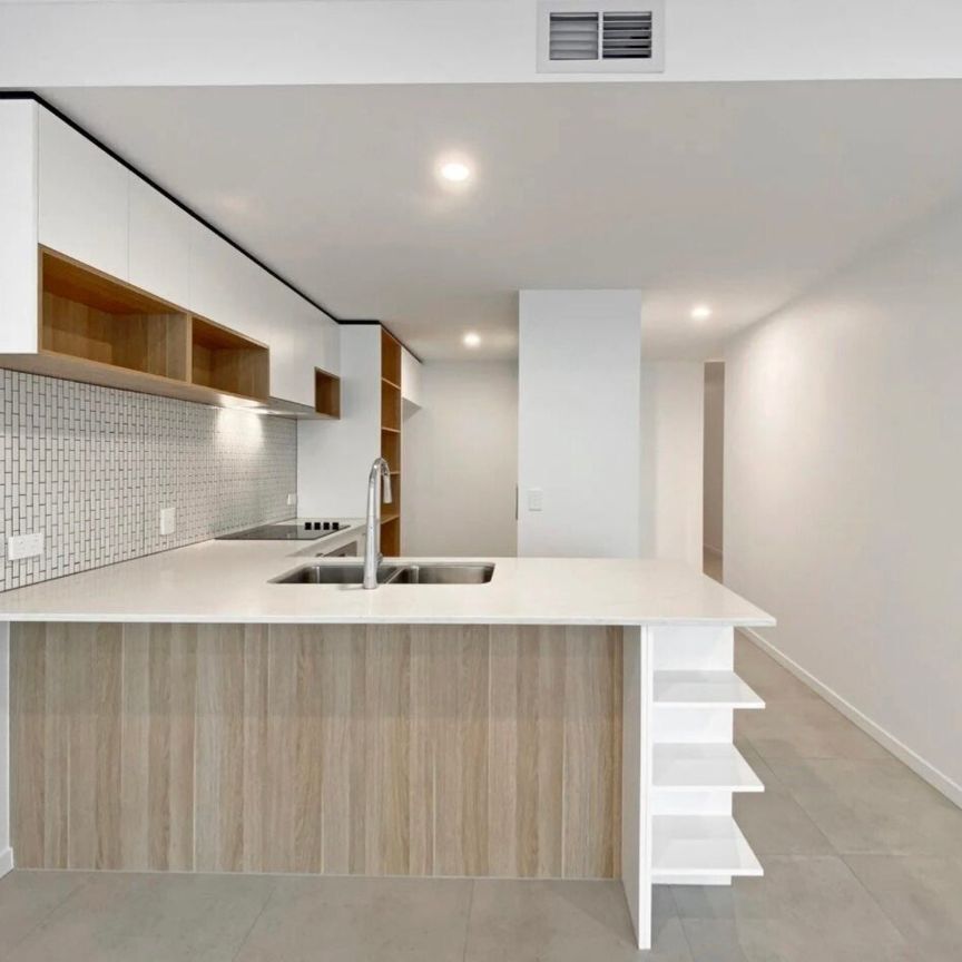 Arana Hills - Photo 1