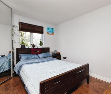 2 Bed Flat, Sixpenny Court, IG11 - Photo 5