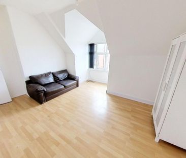 Queens Road, Clarendon Park, Leicester - Photo 1