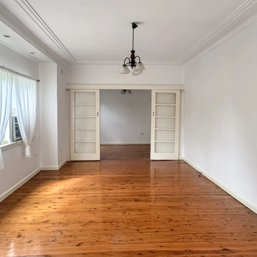 Comfortable Family Living Close to Amenities - Photo 1