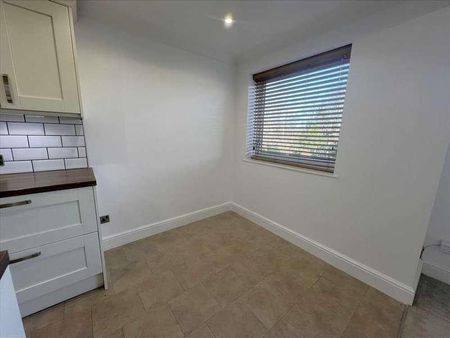 College Road, Southwater, Horsham, RH13 - Photo 3