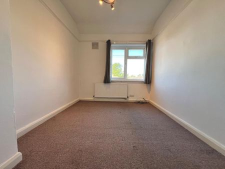 2 bedroom end of terrace house to rent - Photo 3