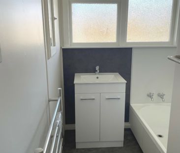 Tidy Unit Close to Town - Photo 5