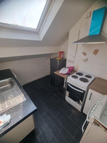 2 bedroom terraced house to rent - Photo 4