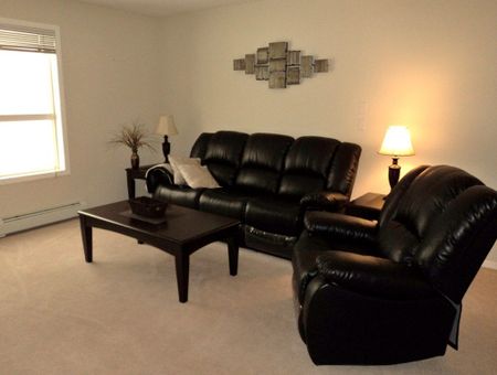 413, 60 Lawford Ave *furnished* - Photo 4