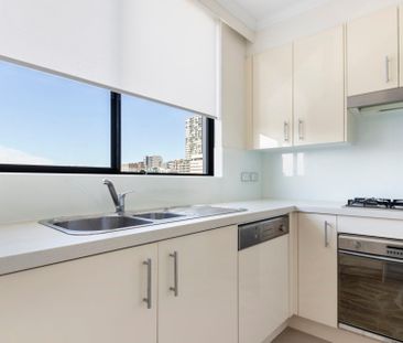 One Bedroom Apartment Flooded with Natural Light - Photo 5