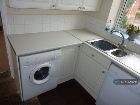 1 bedroom flat to rent - Photo 5