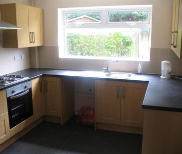 4 bedroom detached house to rent - Photo 6