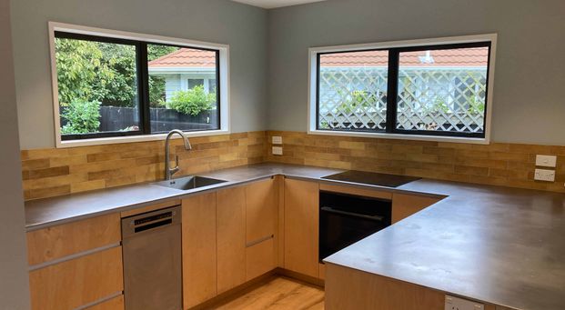 A Little Bit Of English Garden By The Sea - Photo 1