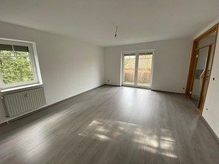 Moderne 3-Zimmer-Wohnung mit Balkon in gepflegtem Mehrparteienhaus zu vermieten - Photo 1
