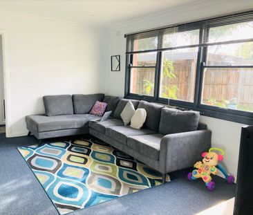 Charming Family Home in Prime Mitcham Location - Photo 6