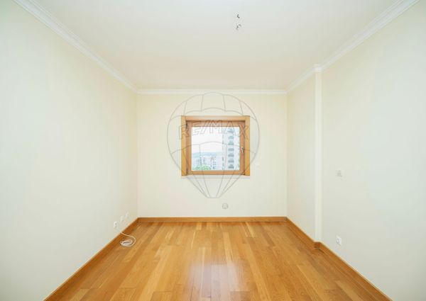 Apartamento T4 em Lisboa