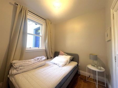 5 Strathern Manor, Newcastle, BT33 0TF - Photo 4