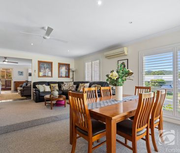 Relaxed Coastal Living in prime Location - Photo 4