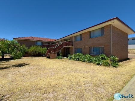 SHOALWATER LOCATION UPSTAIRS 2x1 UNIT !!!! - Photo 3