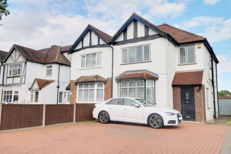 3 bedroom semi-detached house to rent - Photo 4