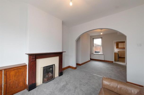 186 Ravenhill Avenue, Ravenhill Road, Belfast, BT6 8LJ - Photo 1